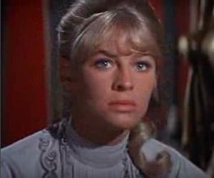 Julie Christie - 'Doctor Zhivago' Trailer